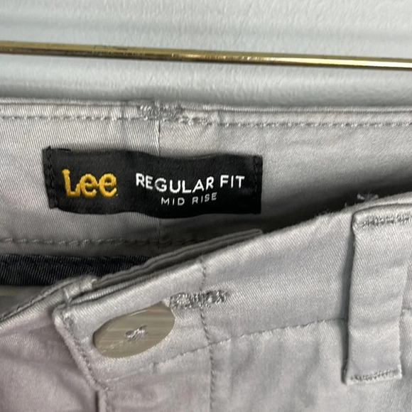 LEE Floral Embroidered Shorts Grey Pink Regular Fit Mid Rise Flat Front Size 6 - Picture 6 of 10